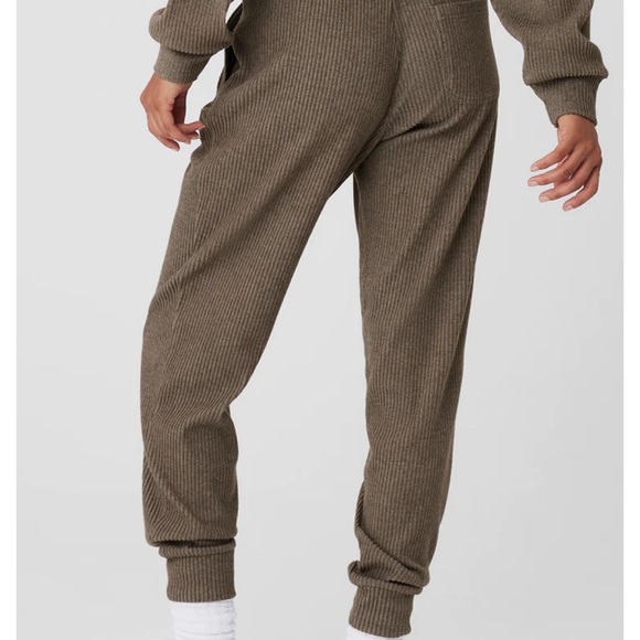 Alo lounge Muse set - Picture 4 of 4